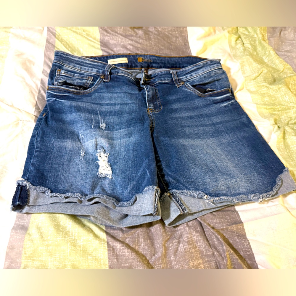 Catherine shorts soft and stretchy